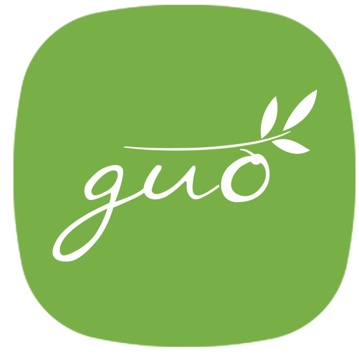 Logo GUO Mỹ Phẩm Xanh Sạch góc bo tròn với chữ trắng nền xanh